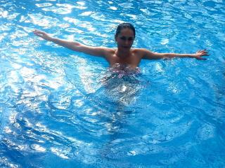 SweetIarina - Video chat hot with this shaved pussy Young and sexy lady 