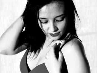 MedeeaSweet - Webcam x avec cette Resplendissante beauté hot à la chevelure ensoleillée sur X Love Cam 