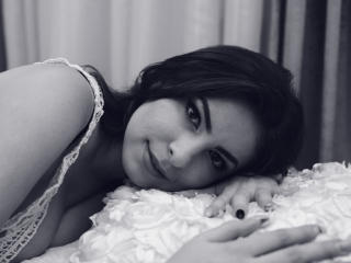 KittyEvelyne - Cam hard with a fit physique 18+ teen woman 