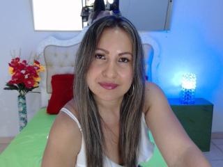 EroticSasha - Live xXx with this muscular body Lady 