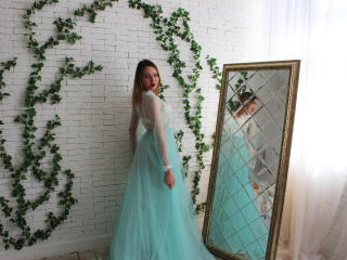 ImAloneHome - online show exciting with this being from Europe Hot chicks 