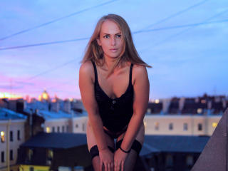 LibbyNora - Live hard with a Lady with tiny titties 