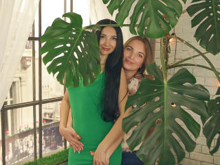 NikaXRysa - chat online hot with this European Lesbian 