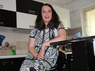 AmberBris - Webcam live sex with a College hotties 