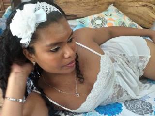 CataleyaX69 - Cam sexy with a unshaven pussy Lady 