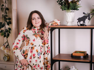 JulietSummer - chat online xXx with a being from Europe Hot young lady 