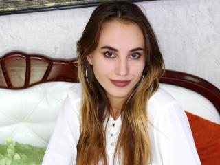 LindaFoxE - online show hard with a slender build Hot young and sexy lady 