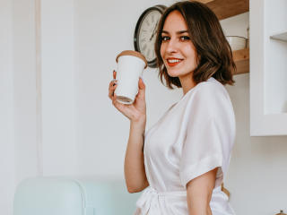 AmeliaRoxy - online chat xXx with this shaved pubis Hot babe 