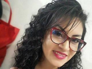 YuanLovers - Cam sexy with this average constitution Hot young and sexy lady 