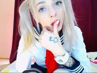 Chat porno of MelissaAllen, this skinny body average hooter shaved ...