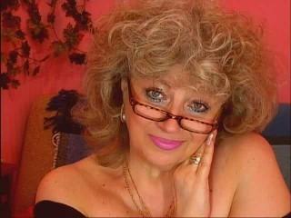 Cam erotic with RoyalTits, this fit constitution average hooter ...
