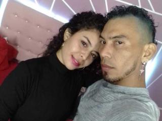 live sex met amateurparen klaar om voor je te neuken | XloveCam®