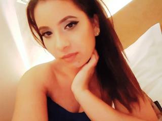 SweetJeniffer - Webcam live nude with this latin Attractive woman 